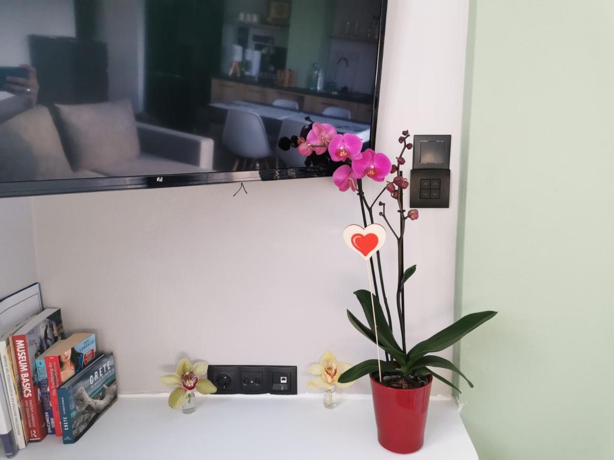 Dioni Lux Apartment Agios Nikolaos  Bagian luar foto